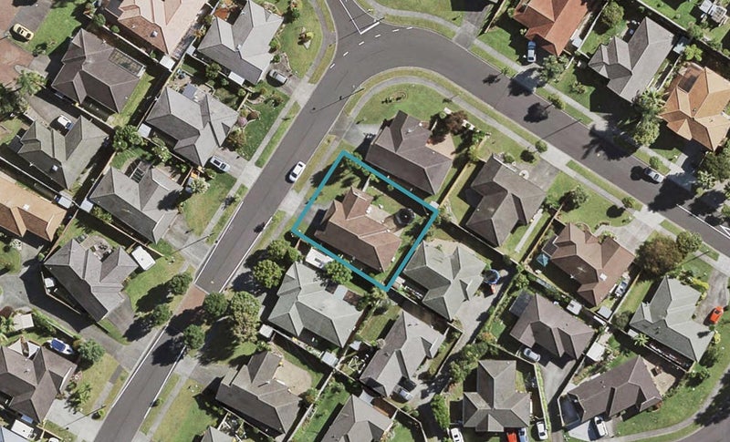 43 Sandwick Drive, Weymouth, Auckland - Carousel 1