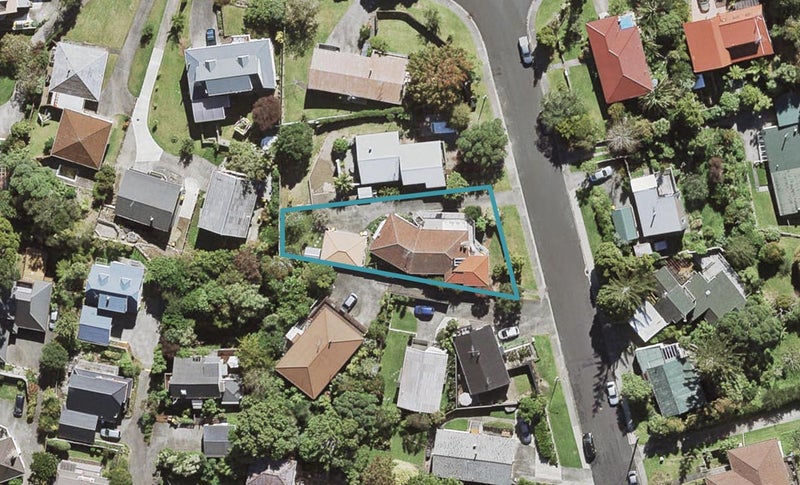 10 Glenwood Avenue, Birkenhead, Auckland - Carousel 1