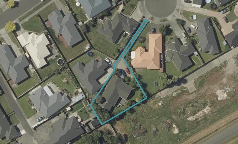 8 Alpine Grove, Kelvin Grove, Palmerston North - Carousel 1