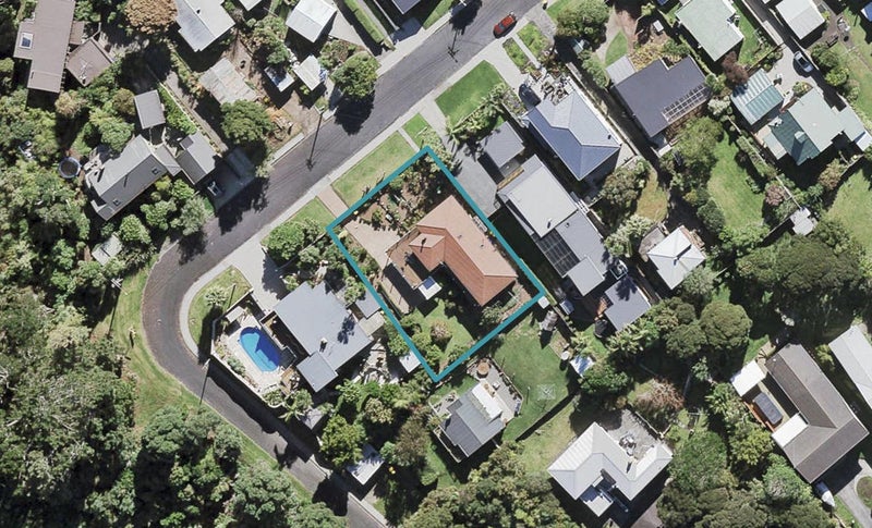 42 Dakota Avenue, Beach Haven, Auckland - Carousel 1