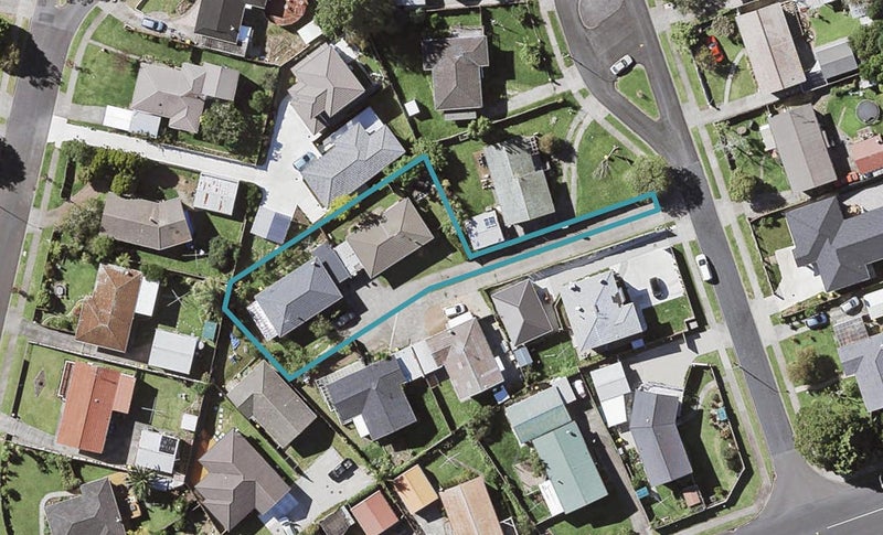 2/8 Kereru Place, Half Moon Bay, Auckland - Carousel 1