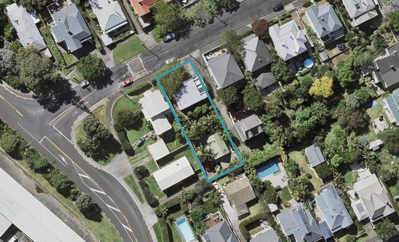 1/49 Mozeley Avenue, Devonport, Auckland - Carousel 1