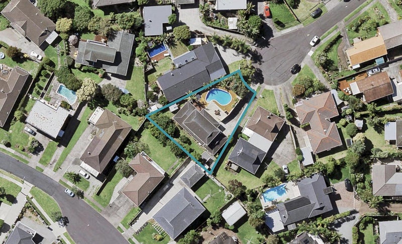 8 Rachael Place, Farm Cove, Auckland - Carousel 1