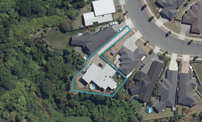 144 Saint James Drive, Huntington, Hamilton - Carousel 1