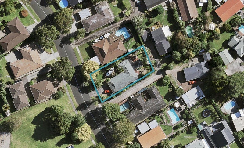 11 Rushgreen Avenue, Pahurehure, Papakura - Carousel 1