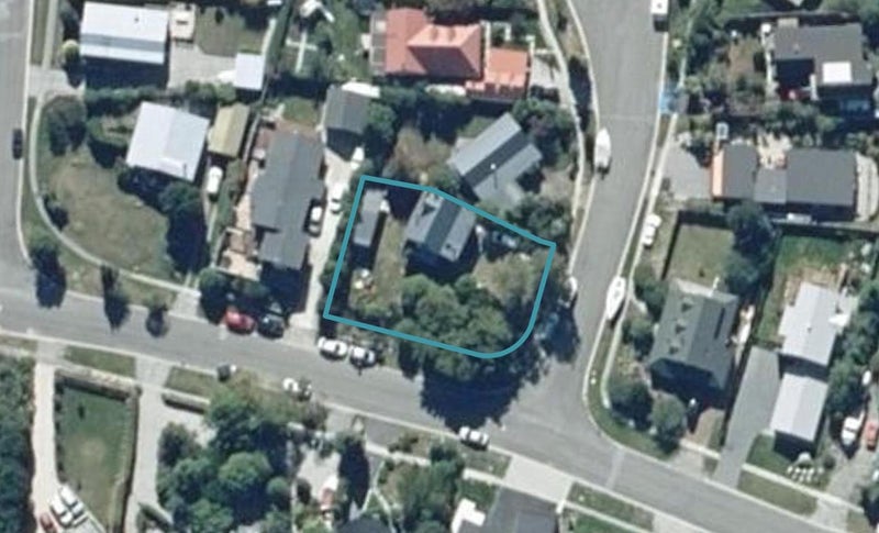 2 Larch Court, Kelvin Heights, Queenstown - Carousel 1