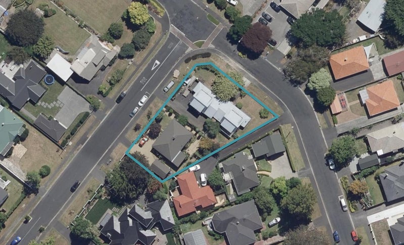 33 Casey Avenue, Fairfield, Hamilton - Carousel 1