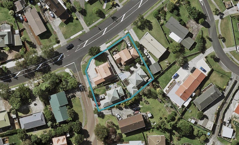 2/2 Lyell Court, Clover Park, Auckland - Carousel 1