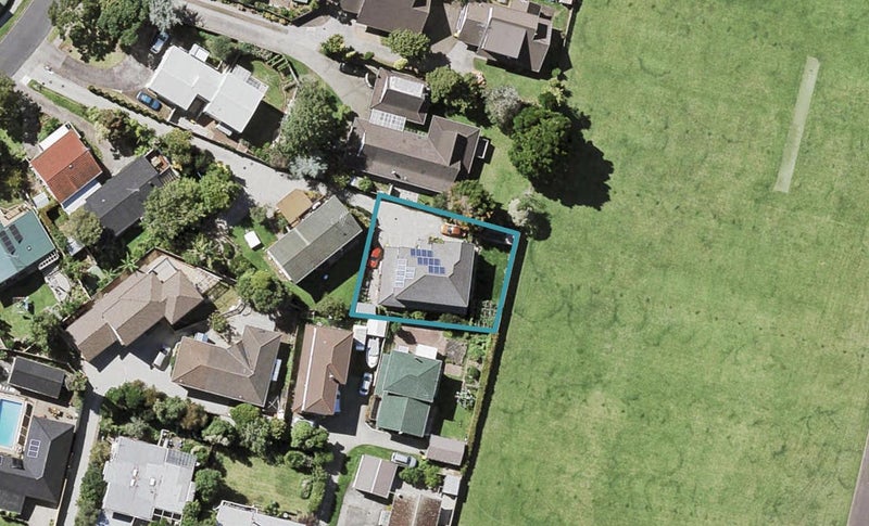 12A Lilian Place, Farm Cove, Auckland - Carousel 1