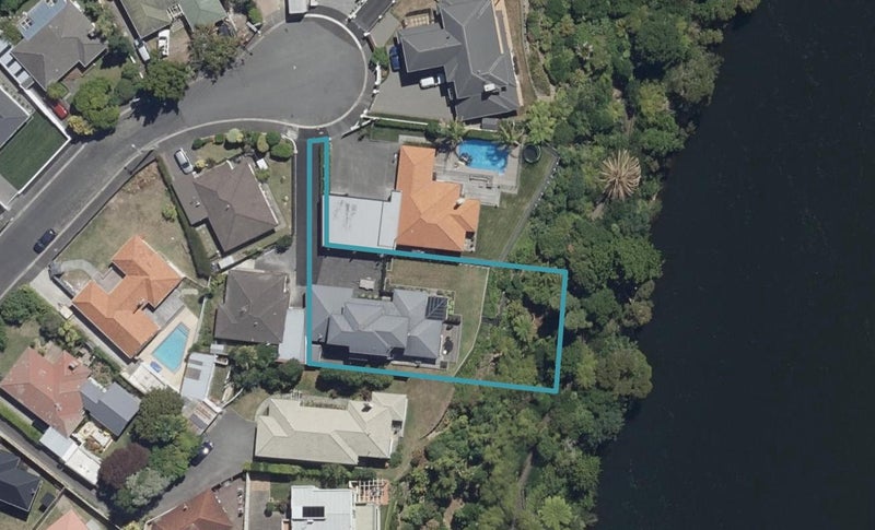 16 Minchin Crescent, St Andrews, Hamilton - Carousel 1