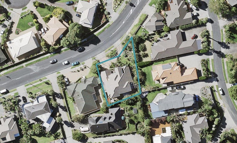 20 Somerville Road, Shelly Park, Auckland - Carousel 1