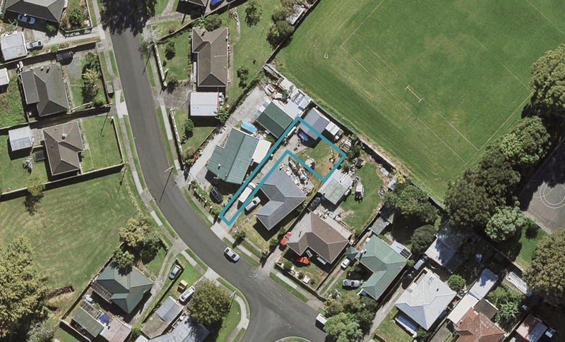 8B Woburn Street, Mangere East, Auckland - Carousel 1