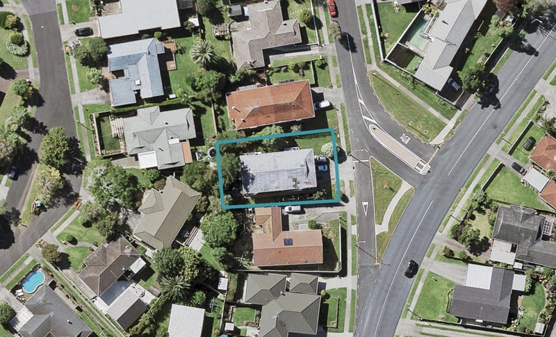 2/43 Galvan Avenue, Sunnyhills, Auckland - Carousel 1