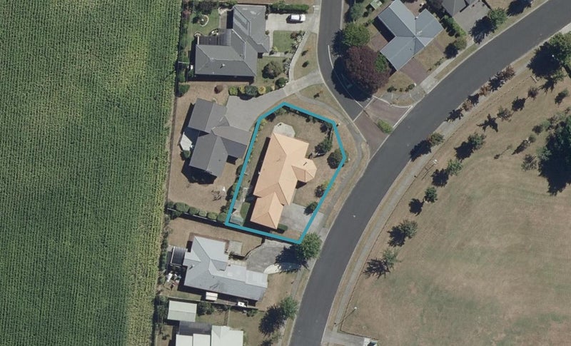 1 Country Lane, Western Heights, Hamilton - Carousel 1