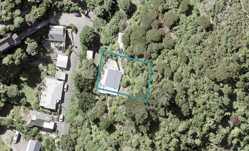 8 Russo Terrace, Eastbourne, Lower Hutt - Carousel 1