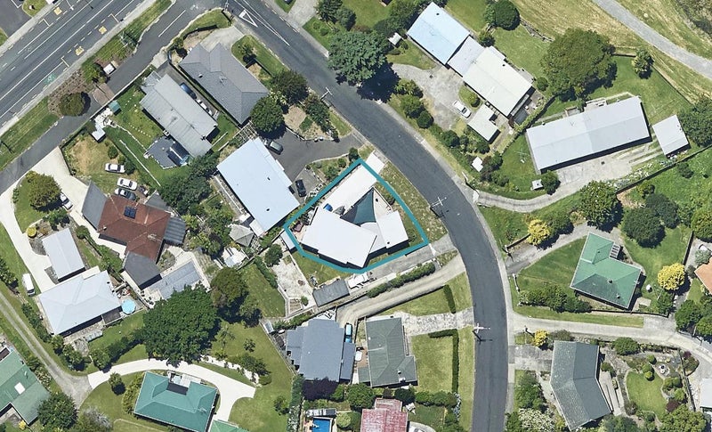 7 Lloyd Street, Parkvale, Tauranga - Carousel 1