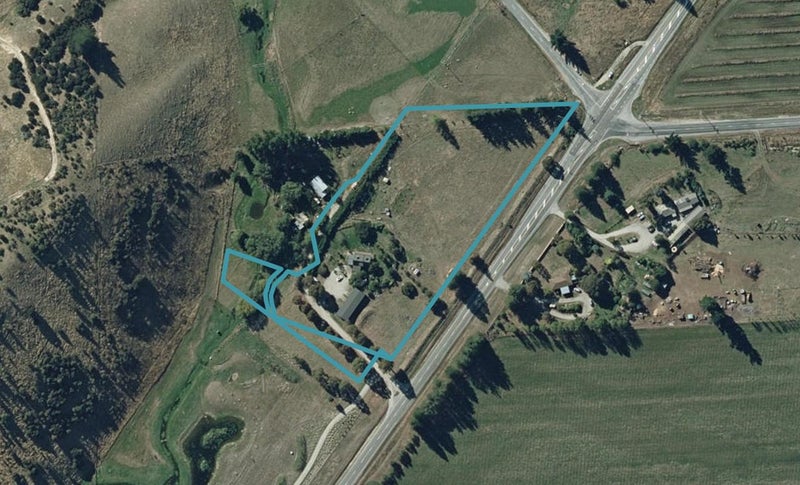 645 Lake Hawea-Albert Town Road, Albert Town, Wānaka - Carousel 1