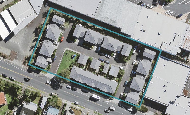 4/4 Oates Road, Glen Eden, Auckland - Carousel 1