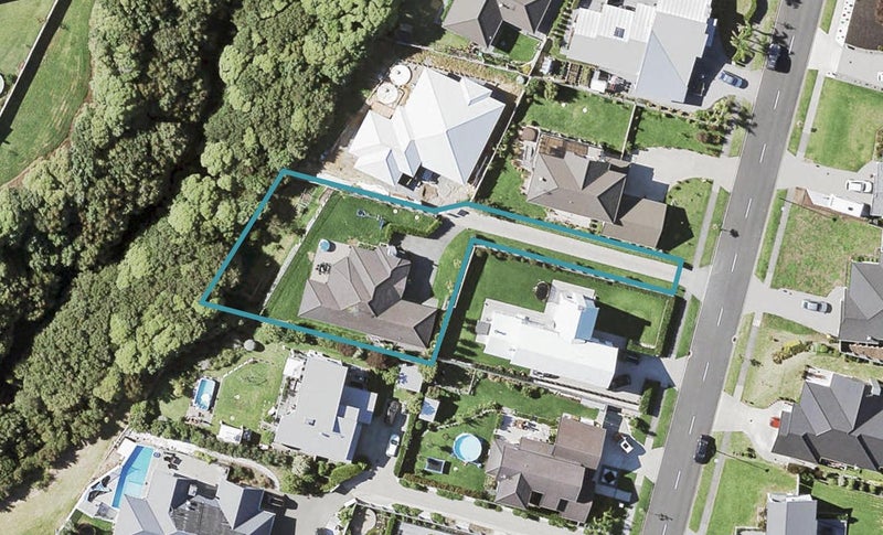 32 Liberty Crescent, Beachlands, Auckland - Carousel 1