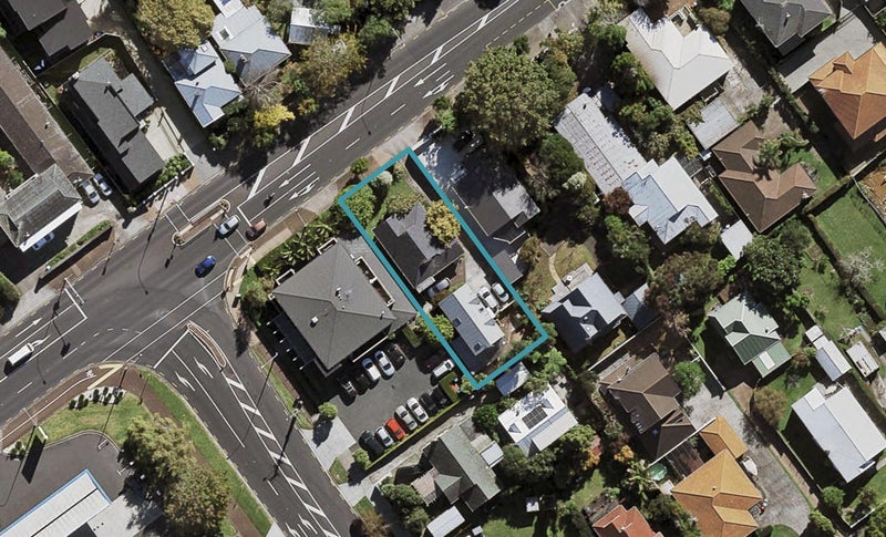 2/56 Green Lane East, Remuera, Auckland - Carousel 1