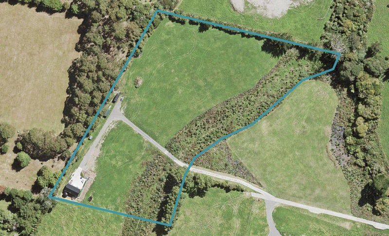 67C Shaw Road, Oratia, Auckland - Carousel 1