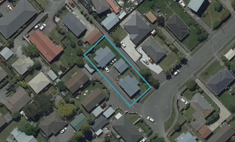 2/1A Dickson Crescent, Hornby, Christchurch - Carousel 1