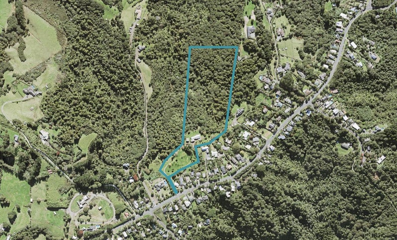 1063 Scenic Drive North, Swanson, Auckland - Carousel 1