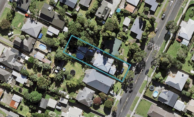 74 Yeovil Road, Te Atatu Peninsula, Auckland - Carousel 1