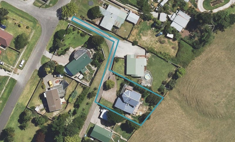 12 Montrose Street, Kaiti, Gisborne - Carousel 1