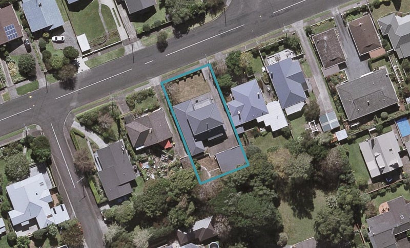 32 Rimu Street, Strandon, New Plymouth - Carousel 1