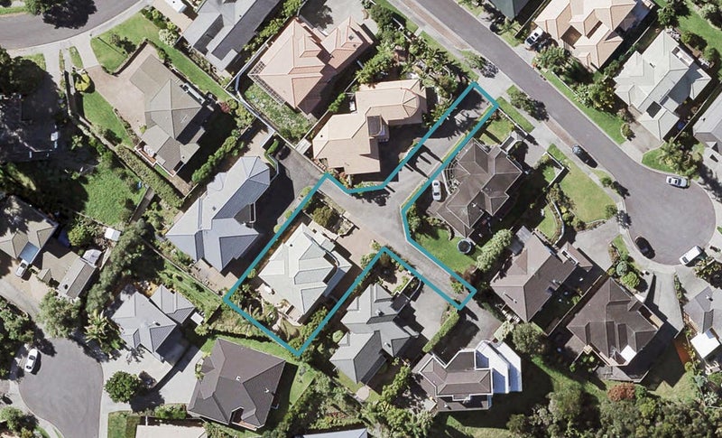 9 Gretna Green, Browns Bay, Auckland - Carousel 1