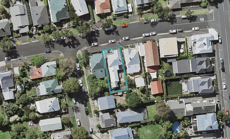 5 Hastings Parade, Devonport, Auckland - Carousel 1