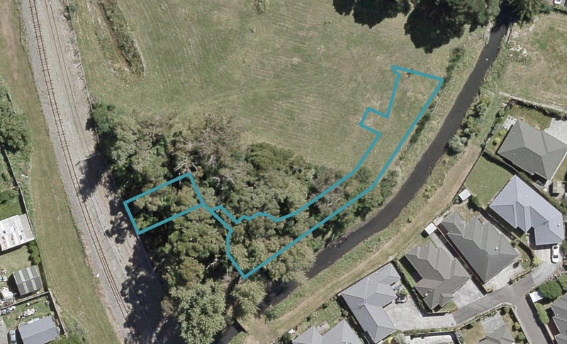 22 Kauamo Close, Waiwhetu, Lower Hutt - Carousel 1