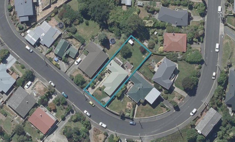 70 Centennial Avenue, Helensburgh, Dunedin - Carousel 1