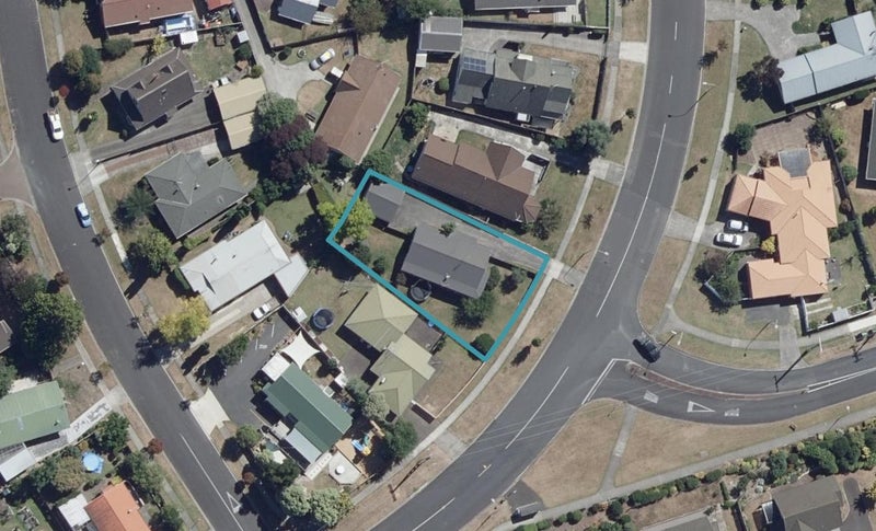 25 Endeavour Avenue, Flagstaff, Hamilton - Carousel 1