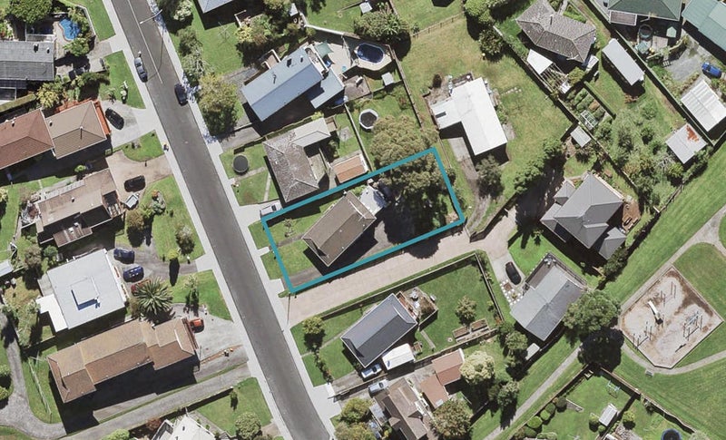 7 Lydford Place, Glendene, Auckland - Carousel 1