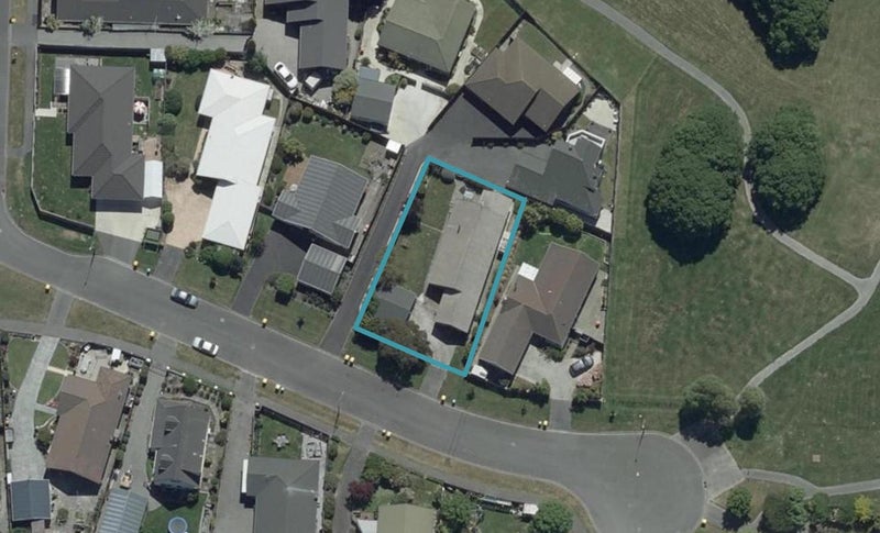 11 Pyatt Place, Redwood, Christchurch - Carousel 1