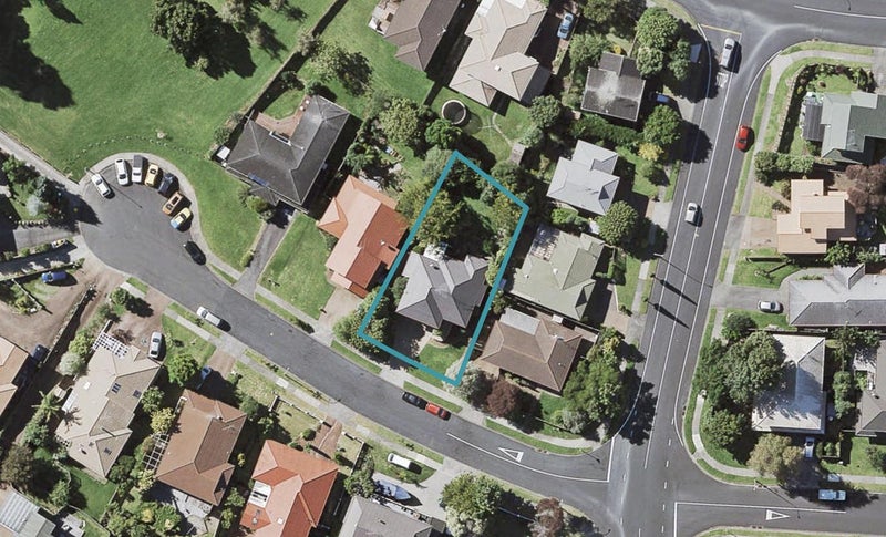 3 Spears Place, Botany Downs, Auckland - Carousel 1