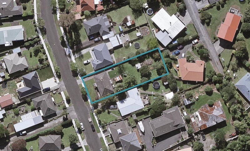 16 Budleigh Street, Frankleigh Park, New Plymouth - Carousel 1