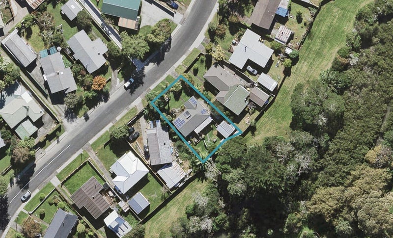 17 Riverpark Crescent, Henderson, Auckland - Carousel 1
