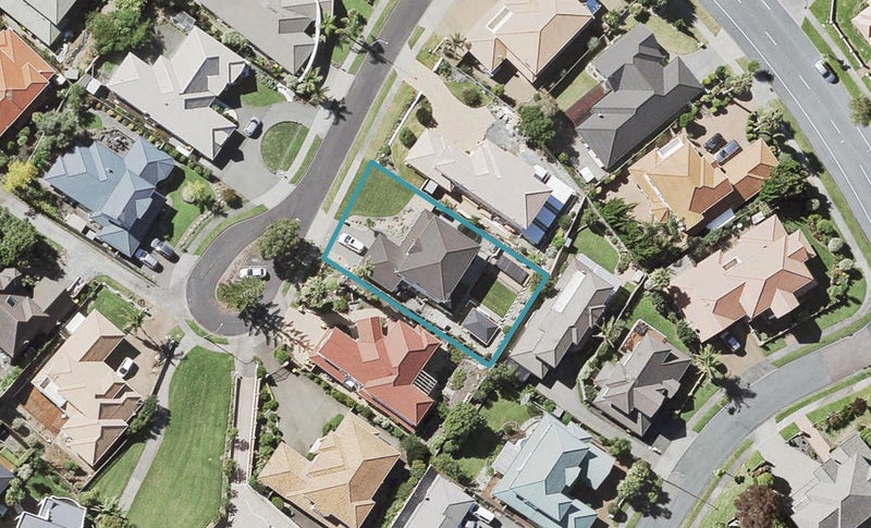 8 LARKIN PL, Somerville, Manukau - Carousel 1