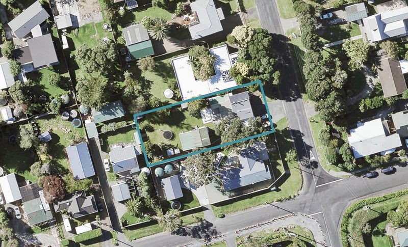 15 Cherrie Road, Beachlands, Auckland - Carousel 1
