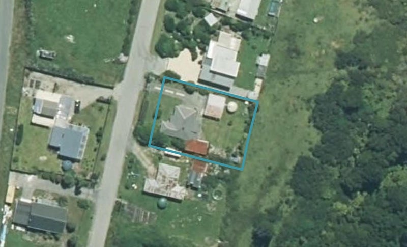 12 Butlers Road, Hokitika - Carousel 1