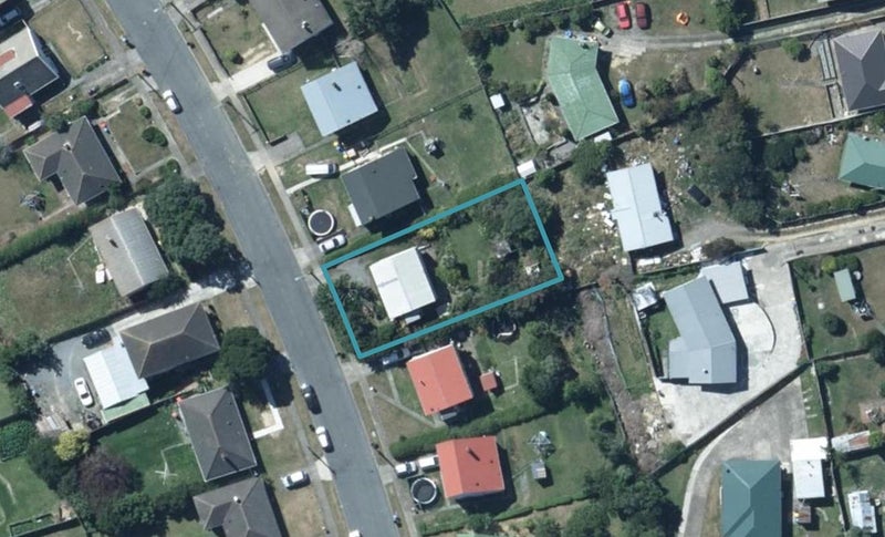 21 Aberfeldy Street, Cannons Creek, Porirua - Carousel 1