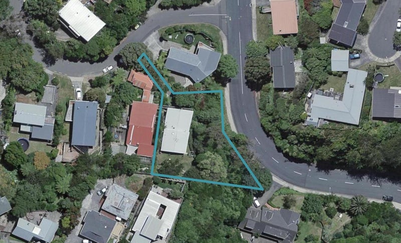 1/2 Goddard Grove, Churton Park, Wellington - Carousel 1