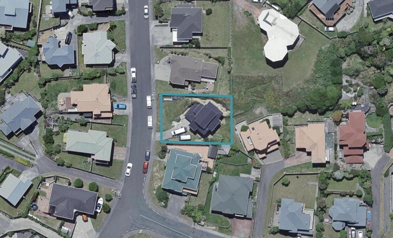 68 Dress Circle, Newlands, Wellington - Carousel 1