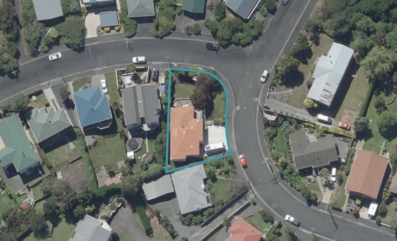 23 Honeystone Street, Helensburgh, Dunedin - Carousel 1