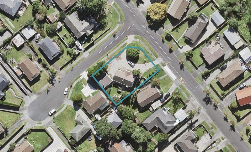 2B Patrice Place, Massey, Auckland - Carousel 1