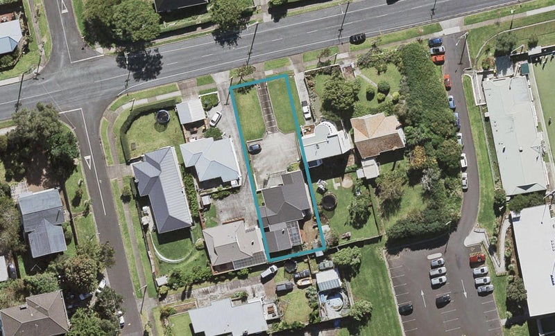 37 Taylor Road, Mangere Bridge, Auckland - Carousel 1