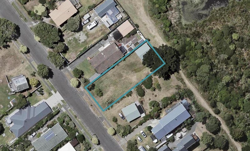 23 Eruini Street, Waikanae Beach, Waikanae - Carousel 1